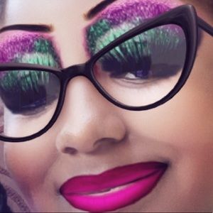 Meet your Posher, Karena